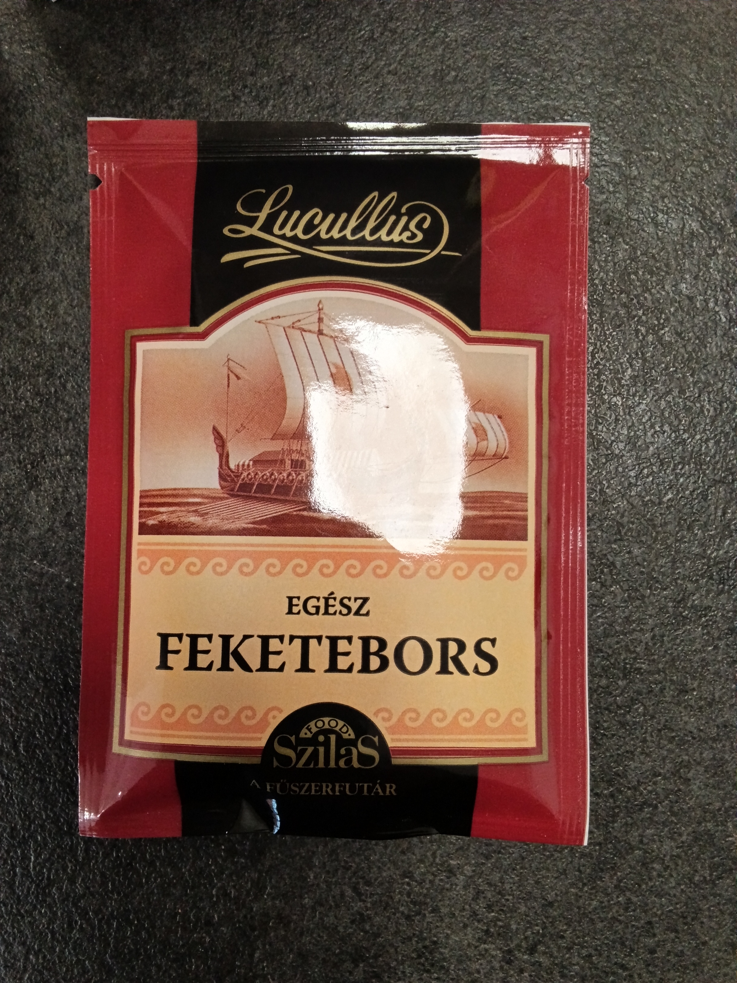 LUCULLUS EGÉSZ FEKETEBORS 16GR